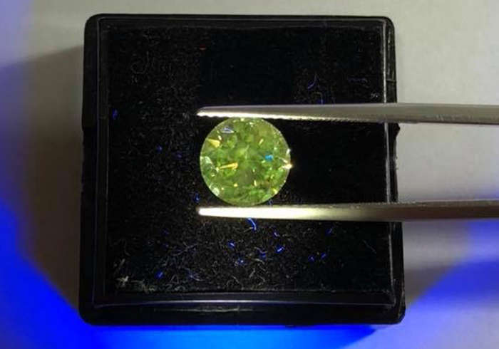 Green Fluorescence in Diamond